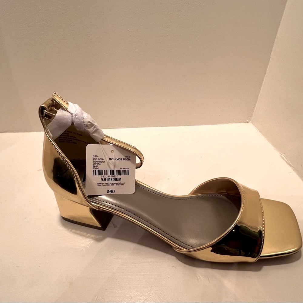 NEW Worthington Shiny Gold mid heel Sandals - Size 9.5